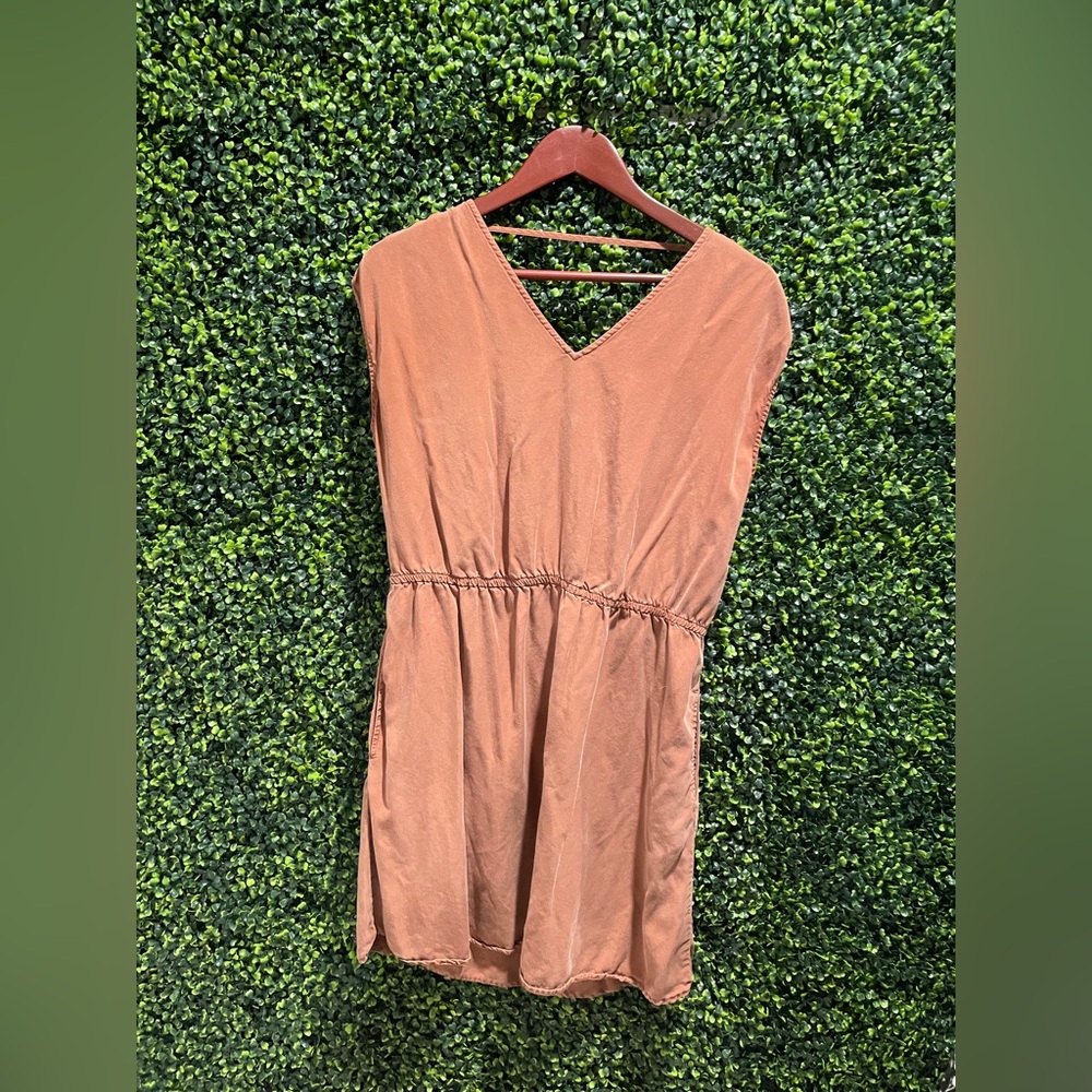 Brown sleeveless Vneck low back tunic mini dress